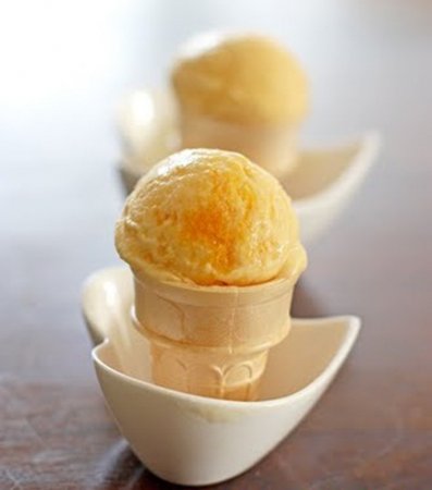 Нежное манговое мороженое