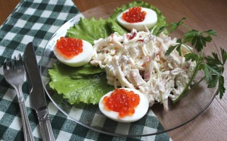 Салат с кальмарами «Изюминка»